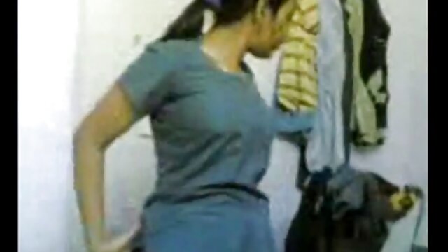 परिपक्व गोरा lazily उसके हाथ से एक आदमी इंग्लिश सेक्स वीडियो फुल मूवी के डिक बंद झटका और सींग का बना हुआ हो जाता है
